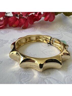 And Lovely Chunky Bracelet Shiny Goldtone Cuff Bangle Hinged 1/2" Wide NEW